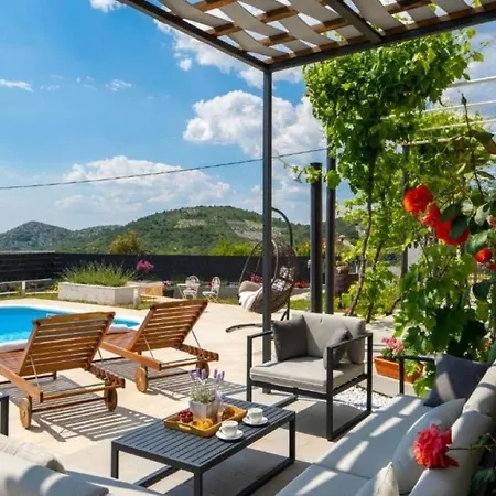 Holiday home Pax - With Pool